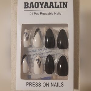 BAOYAALIN Black and White Press-On Nails - 24 Pc Set